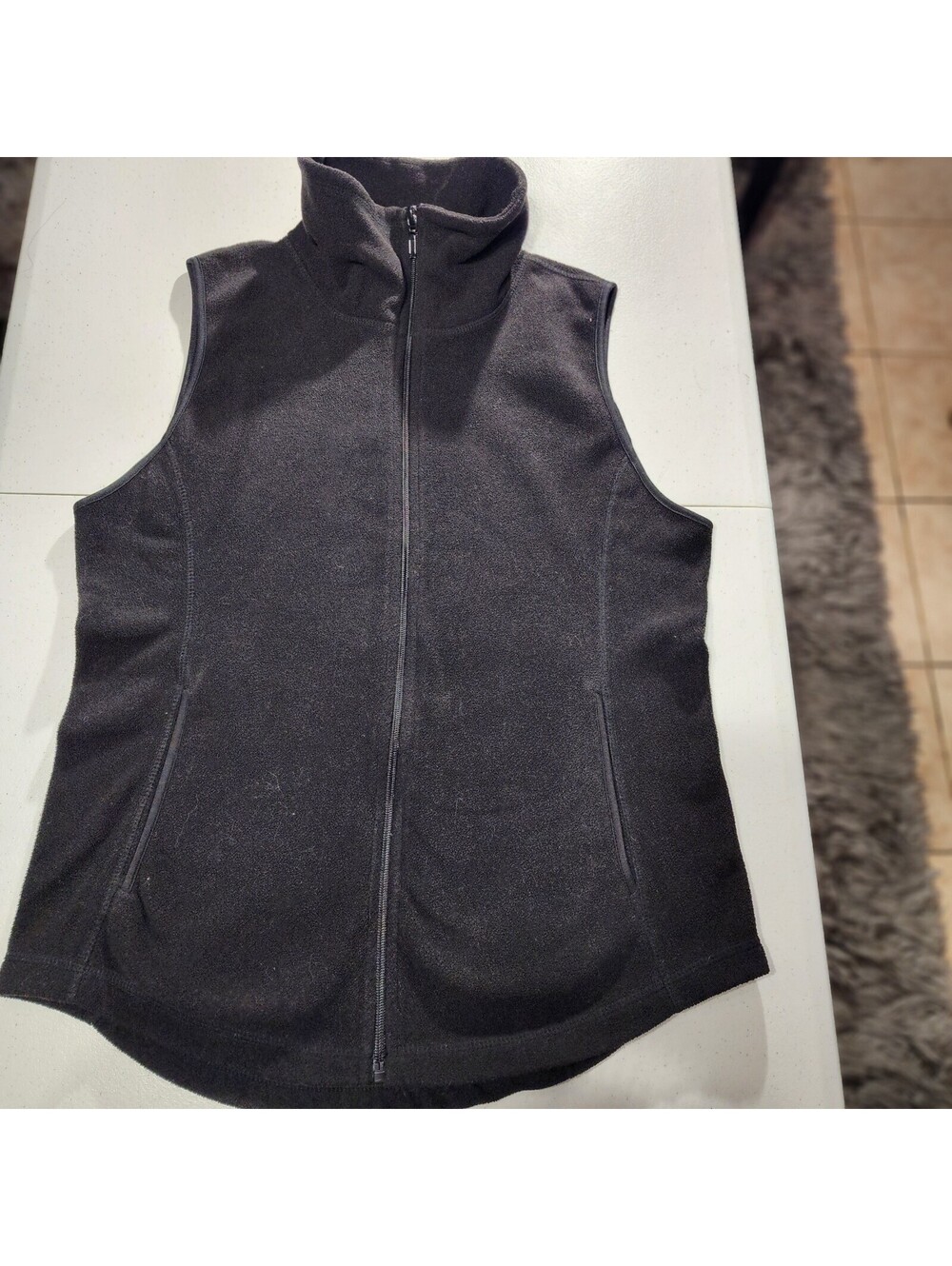 Old Navy M Black Zip Vest Sleeveless Pockets Lightweight Mid-Length Casual
